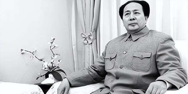 1964年，中国在罗布泊成功试爆第一颗原子弹，成为世界第五个拥核国家。这一声巨响