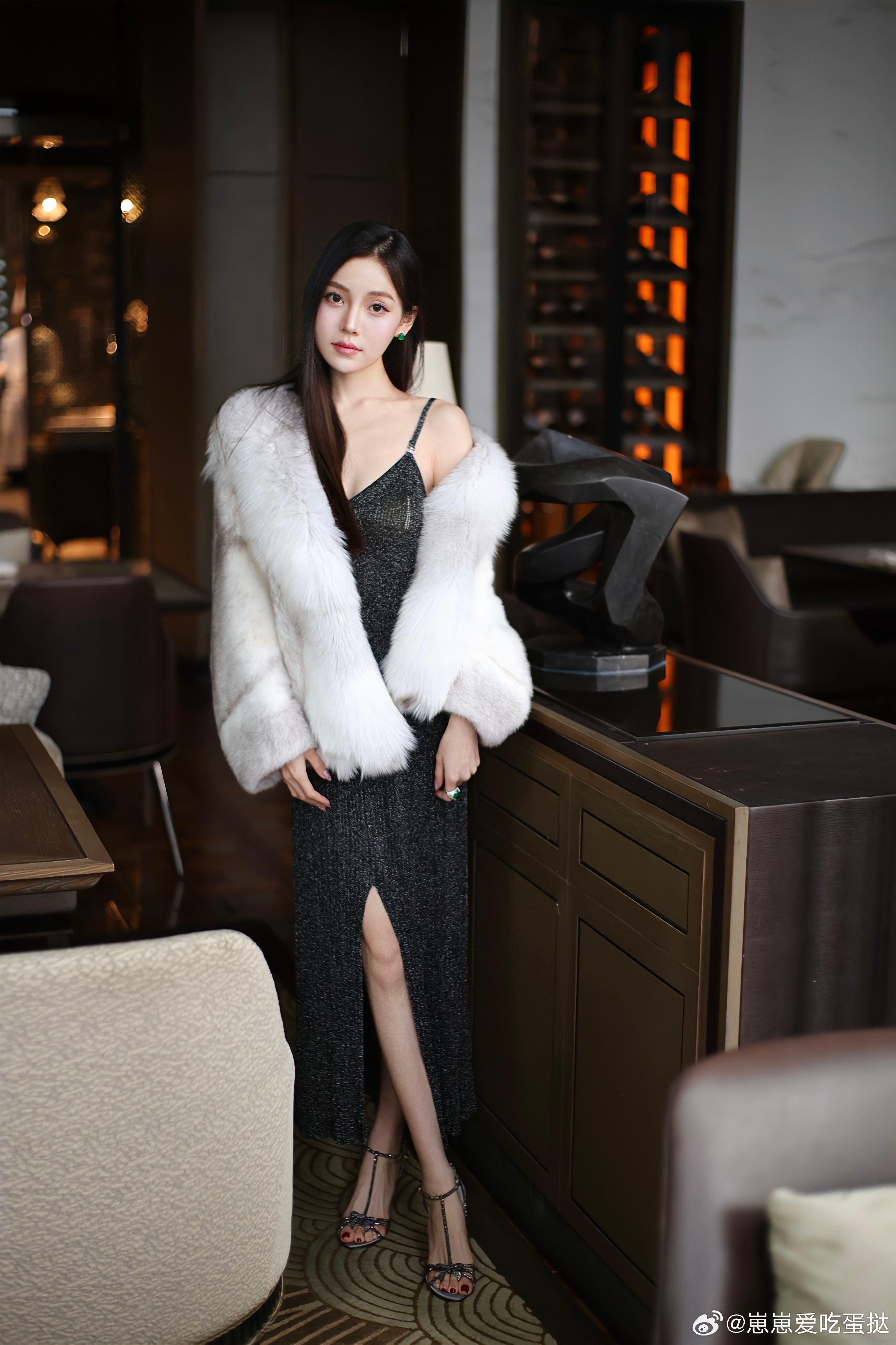 我抛了个硬币闭眼许愿 反 正都会幸福 