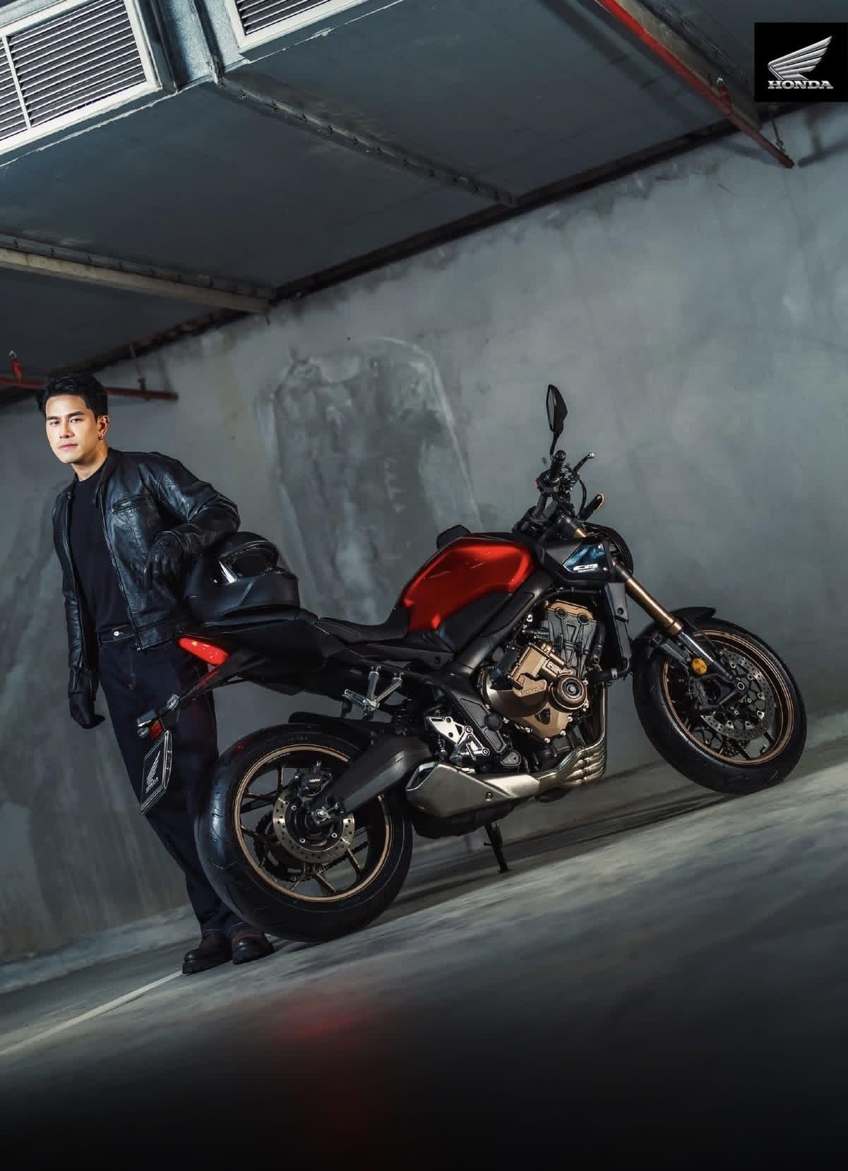 🌸五颜六色的生活，
不应该乱七八糟的过。
心态好，则事事顺，
心放宽，则