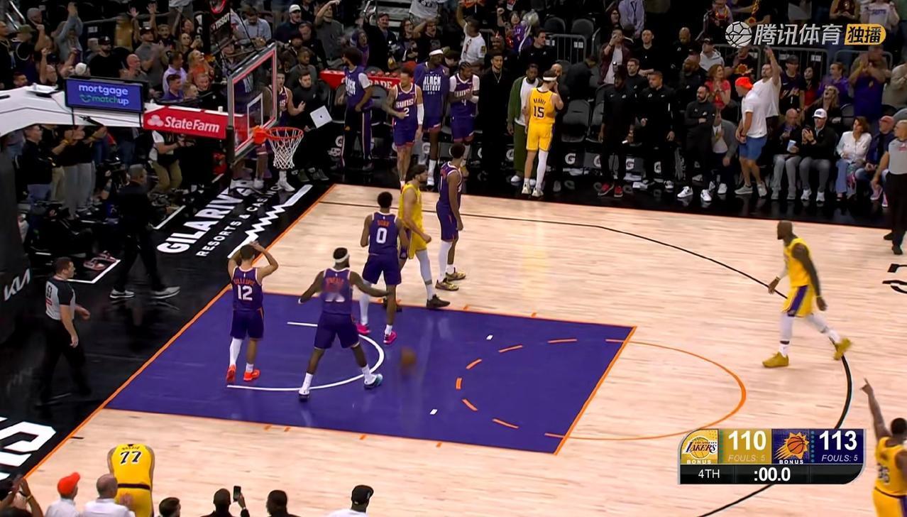 简直无话可说……连续两场被绝杀，真有你的，湖人！卡位战从不让人失望！
湖人输了，