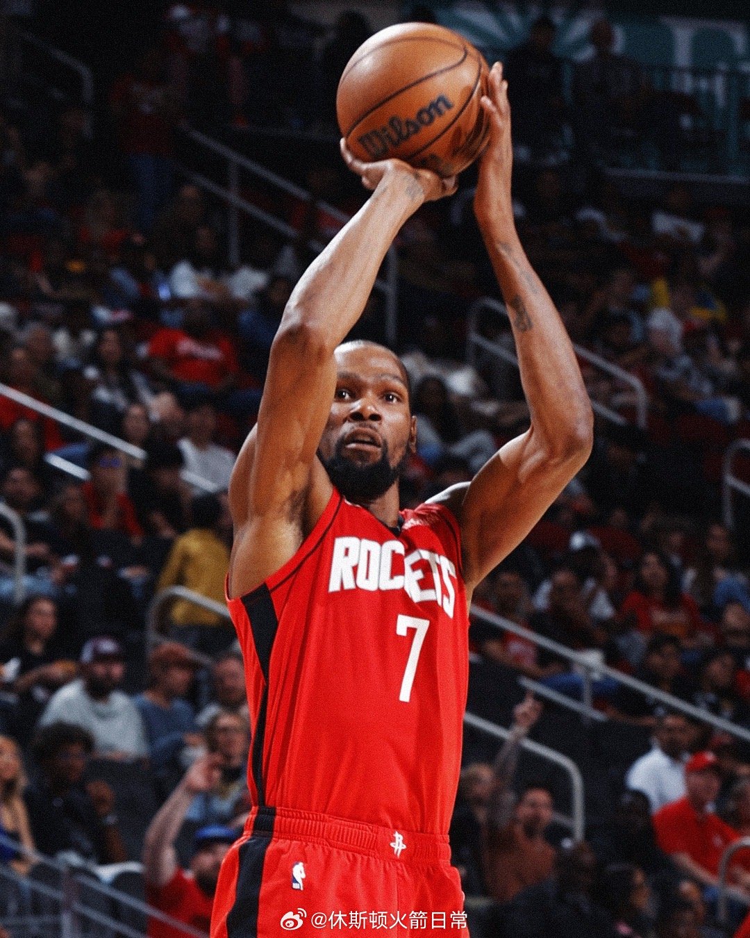 杜兰特成为火箭队史单场至少得到25分10助最老的球员。杜兰特休斯顿火箭NBA点赞