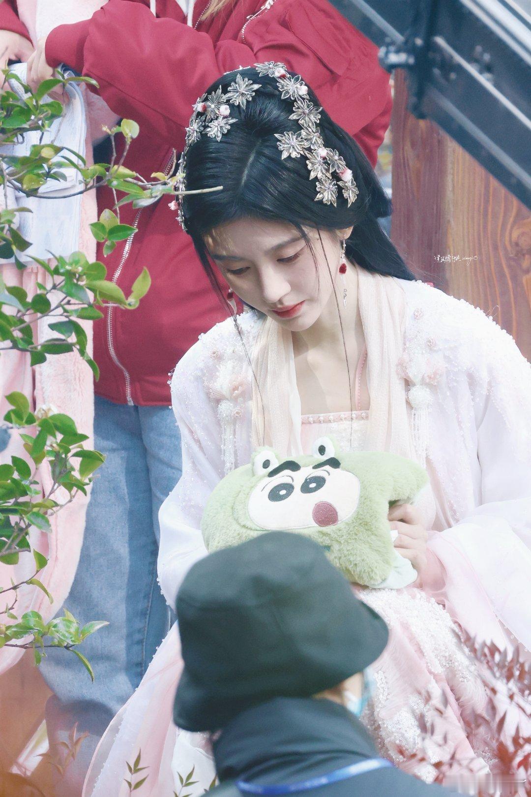 鞠婧祎  jjy鞠婧祎花间令 jjy鞠婧祎杨采薇“在某个不知名的角落许你岁岁平安