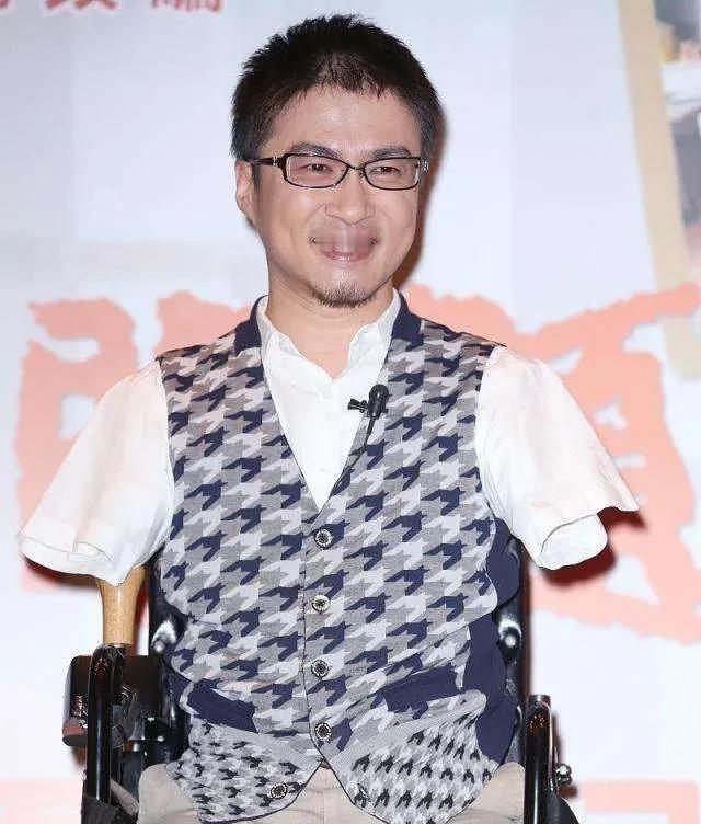 “女人如衣服，想换就换！”天生没有四肢的他，结婚15年，竟然公然出轨50人。
 