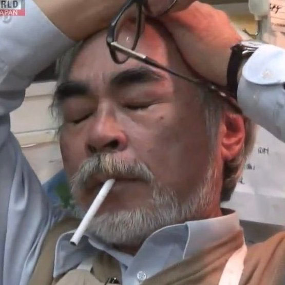 谁来帮忙把这几张宫崎骏P成一张meme 