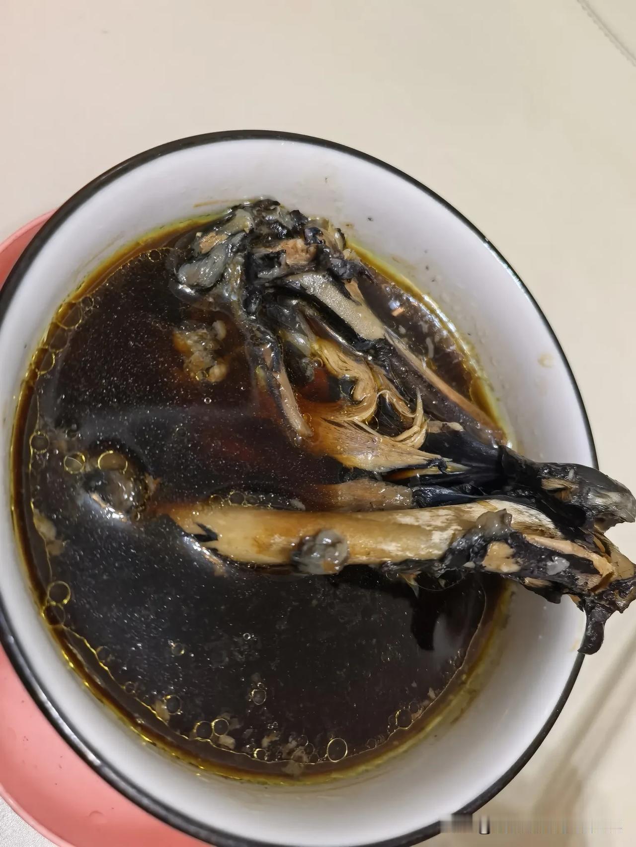 孩子脾胃还如何调理？
脾胃弱的孩子日常饮食中需要多注意点什么呢？孩子皮肤不好，然