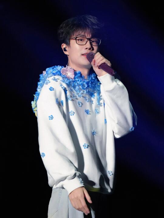 許嵩穿了我品牌的衣服😍