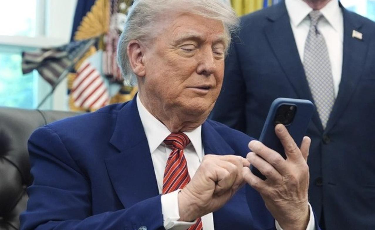 特朗普刚刚在伊朗问题上发布了两个冗长的帖子，内容涵盖了失败的谈判、封锁、布雷、核