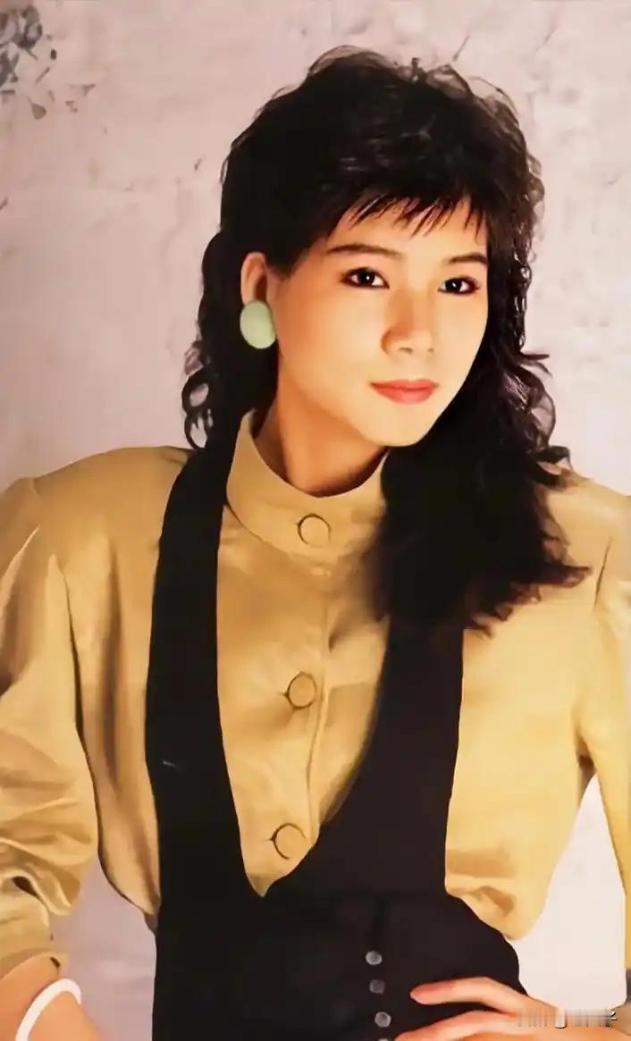 中国音乐史人物之第464位，韩宝仪（1965.1一）原名，江琼娟，生于台湾省。