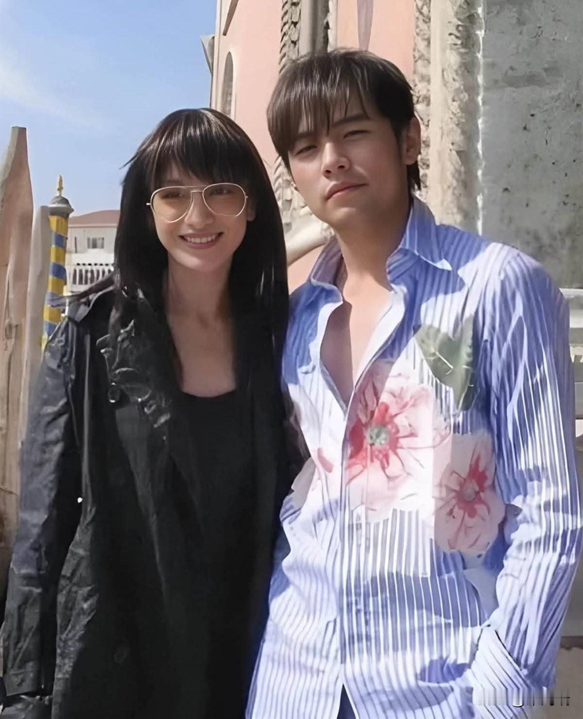 20年前，这位女生追着周杰伦求合影，如今她也大红大紫，比周杰伦还出众，很少有人能