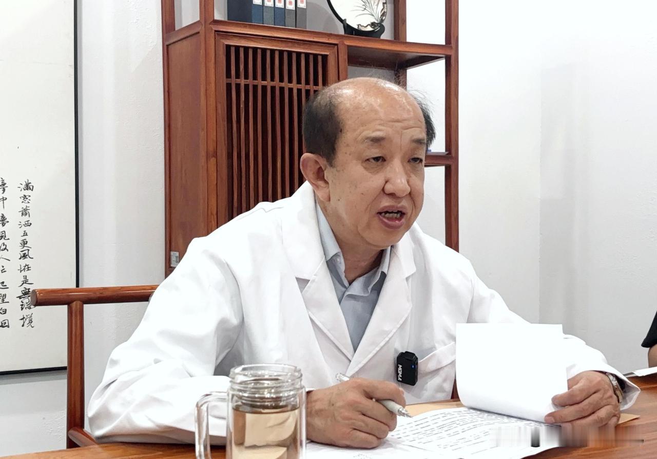 【90%抽动娃，都逃不开这些共性问题】
坐诊这么多年，接诊过成千上万的抽动症孩子