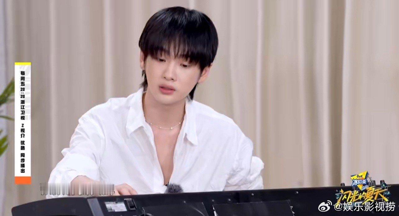 #周震南琴声听出了愤怒# 还得是周震南啊，原来表达自己愤怒的方式，竟然是用弹琴的