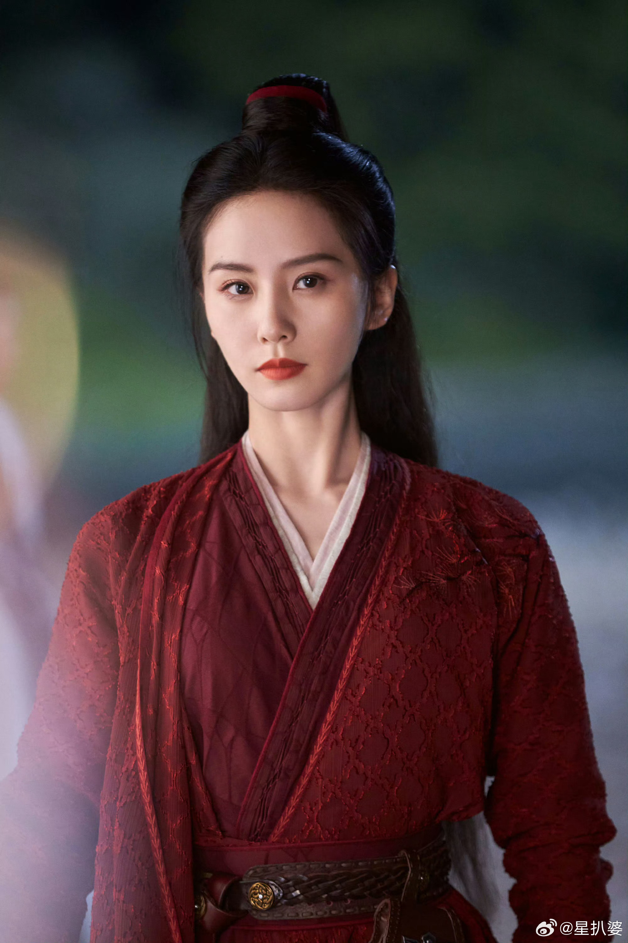 #曾经的龙葵 现在的任辛#真的好喜欢刘诗诗穿红衣啊[送花花]仙剑的红葵和一念关山
