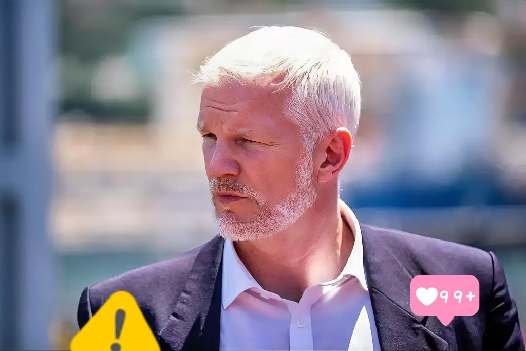 因不满政府国防投资计划，英国武装部队国务大臣卡恩斯11日辞职。她致信首相斯塔默，