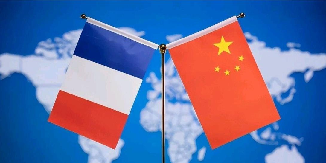 法国出来表态了！在我们举行军演之际，12月31日，法国外交部发表声明声称，巴黎致