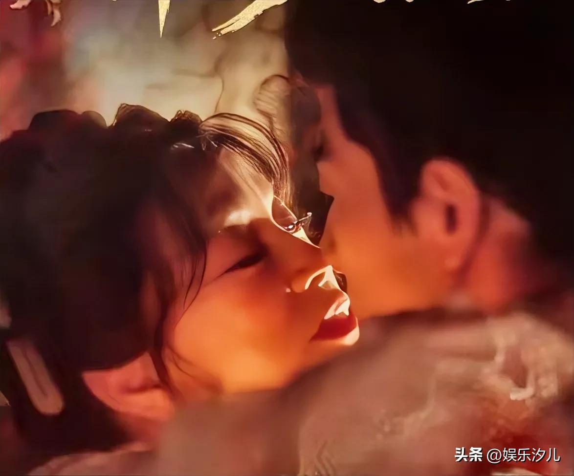 刘晓庆和男演员深情吻戏
75岁庆奶太哇塞
太放得开