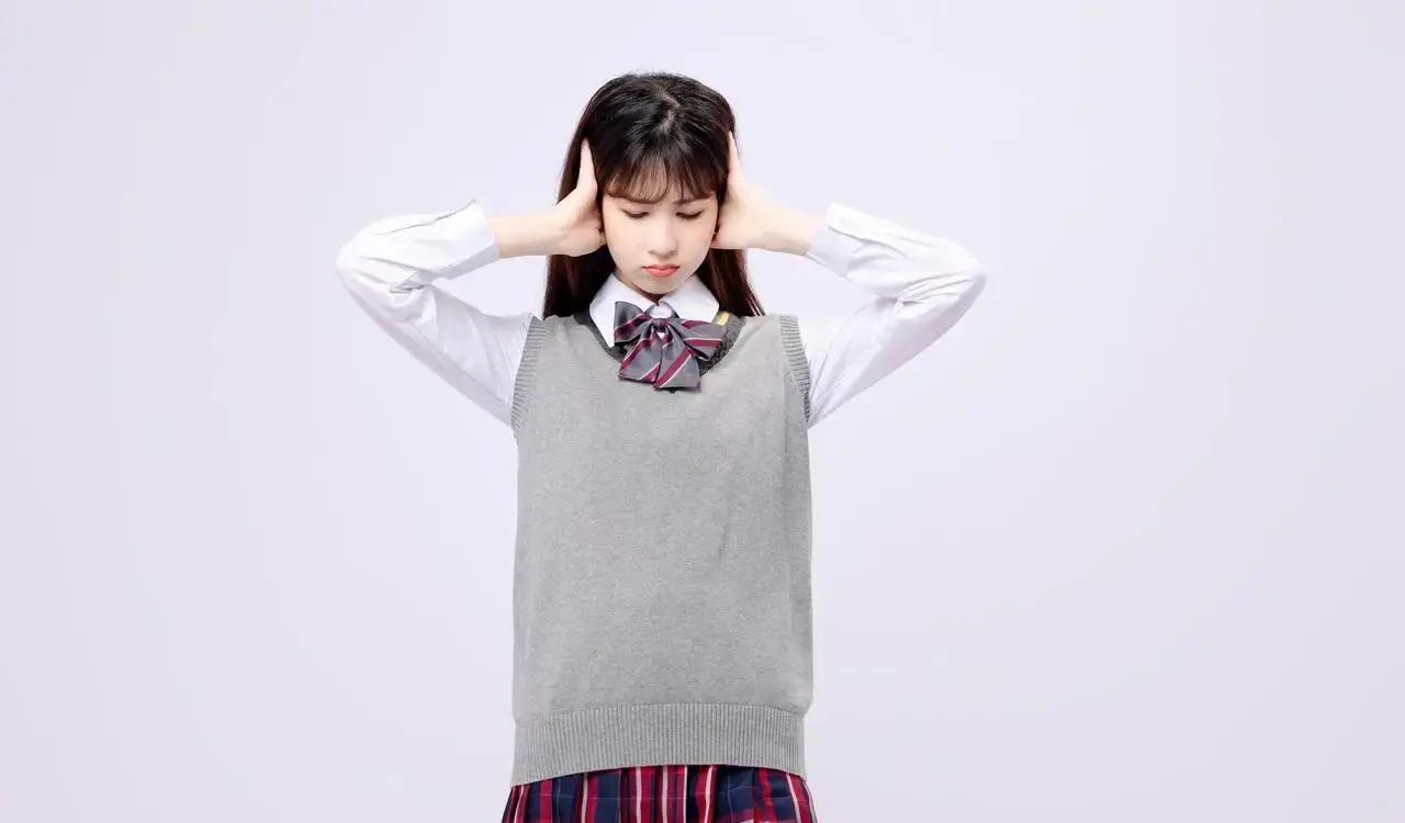 初中考场硝烟散去，孩子七八十分就慌了神？84分竟是及格线，家长为何总钻牛角尖！