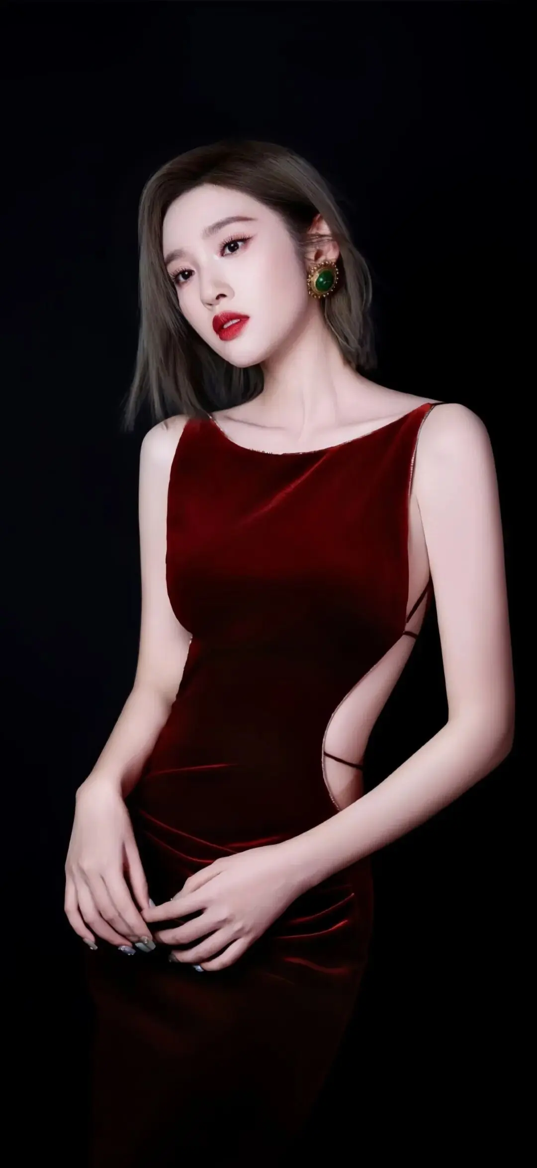 唐艺昕｜一笑纯真，一眼风情，绝美美背！