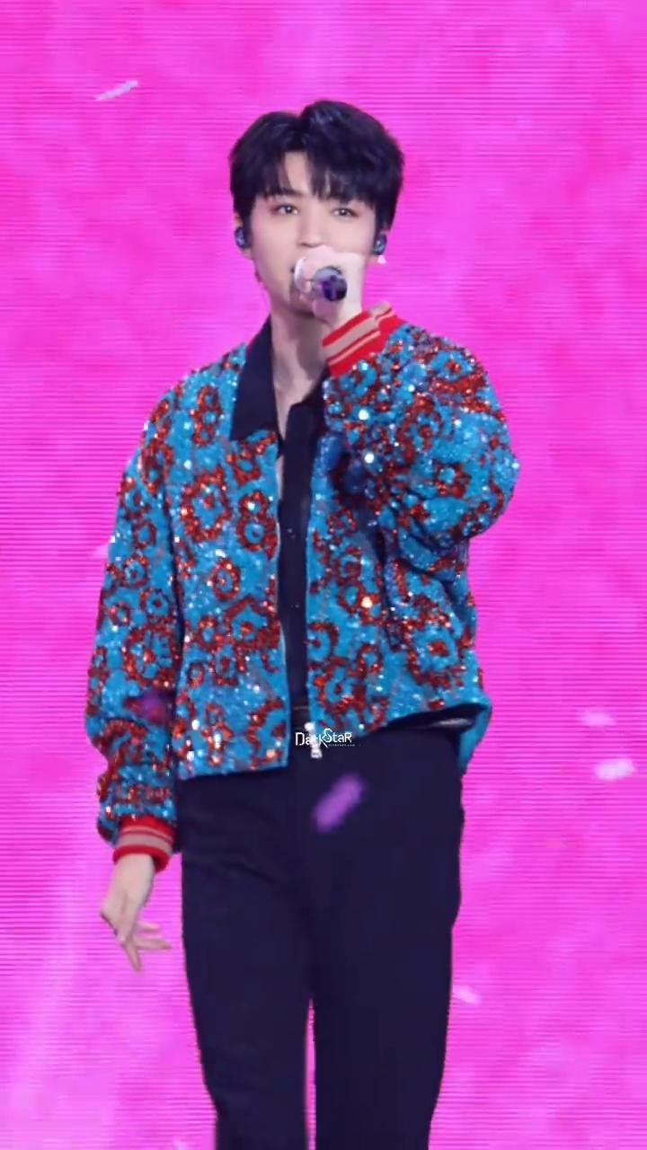 我的这段旋律要唱给一起。谢谢。让我们再次把掌声送给王俊凯好不好？