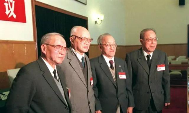 1986年四位老科学家申请2亿经费，中央批复100亿，30年后成果影响深远
 