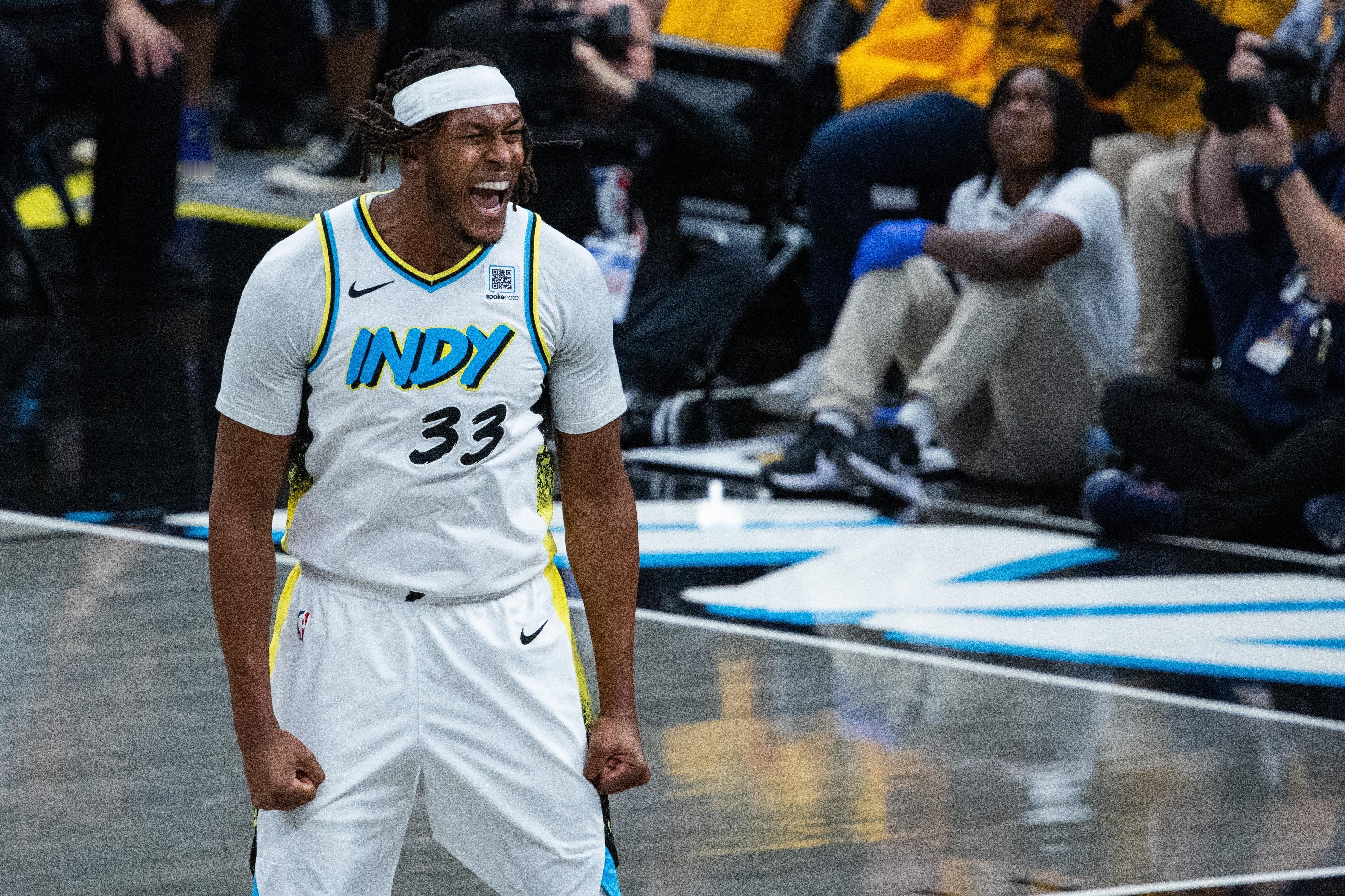 Jake Fischer报道，步行者休赛期预计将和中锋迈尔斯-特纳续约。 nba