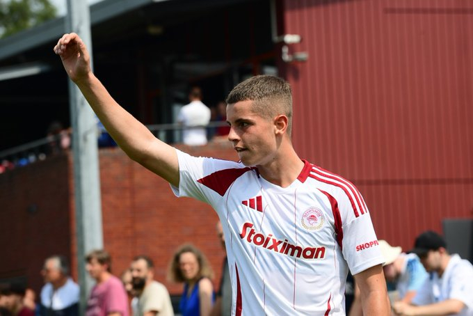 邮报CW曼联球探一直在密切关注克里斯托斯·穆扎基蒂斯。这位奥林匹亚科斯天才球员与