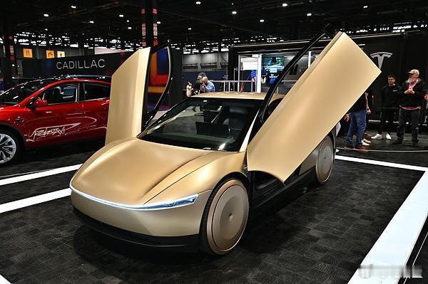 特斯拉又降价了。Model Y优惠后25.35万起，Model 3干到22.25