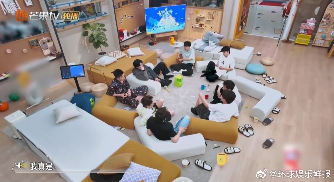 王鹤棣一直都把好6当家我们的宿舍王鹤棣回归直接泪目现场！几个月没见，何老师一句话