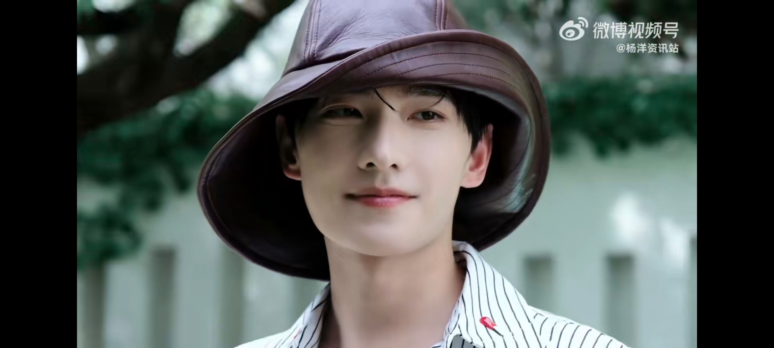 杨洋潜水 杨洋第四次登上elle封面 BV真的好适合杨洋诶那种俏皮的少年感 眼前