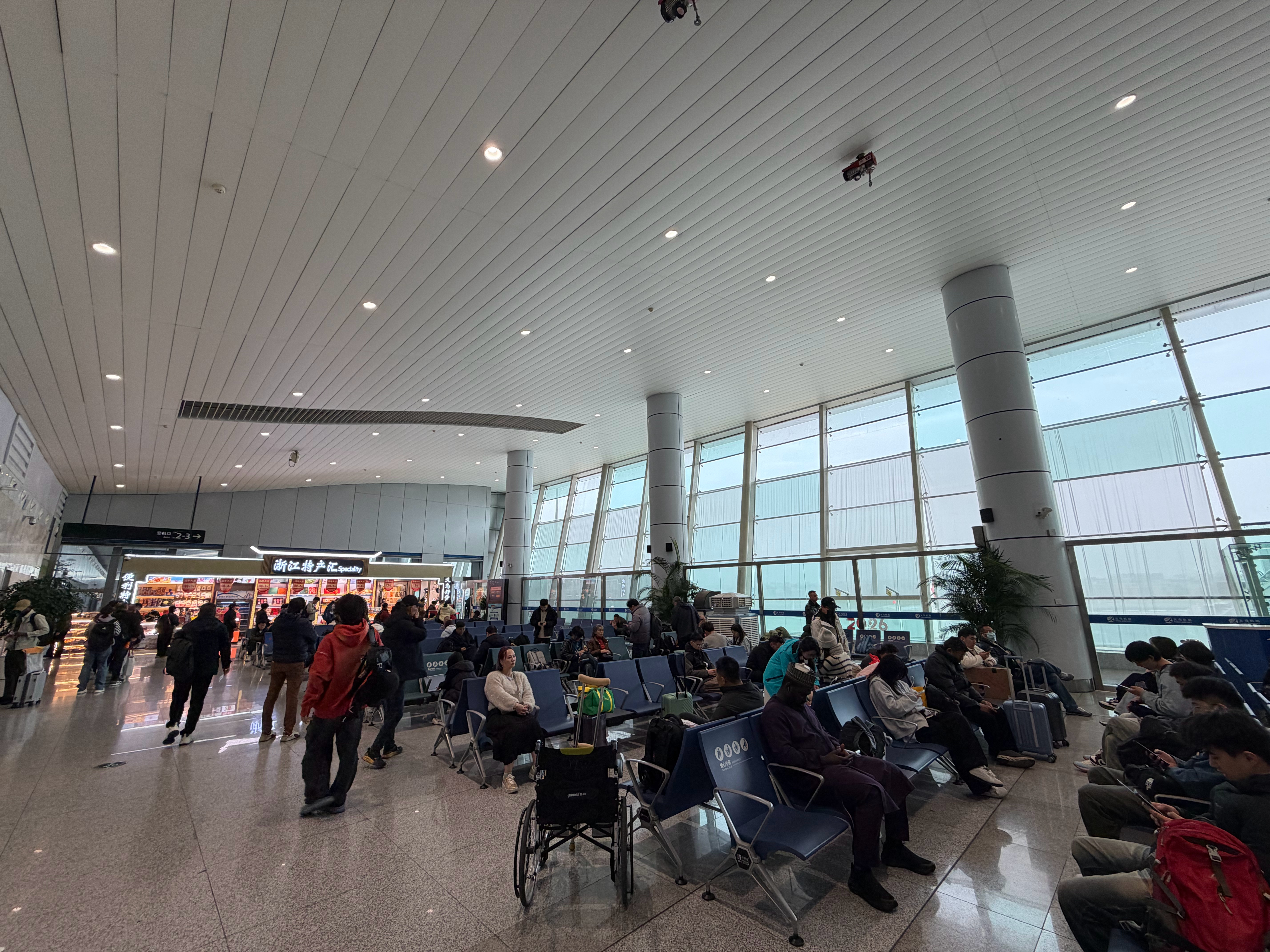 小小的义乌，大大的市场。不知道有多少人喜欢“小机场”，就是那种跟长途客运站大小差