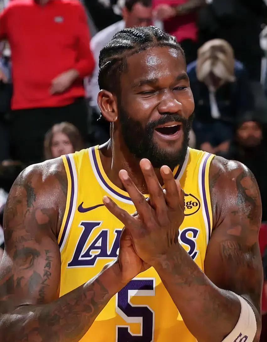 湖人要是季后赛真打森林狼
艾顿可太重要了，艾顿本赛季对阵森林狼三场比赛，场均可以