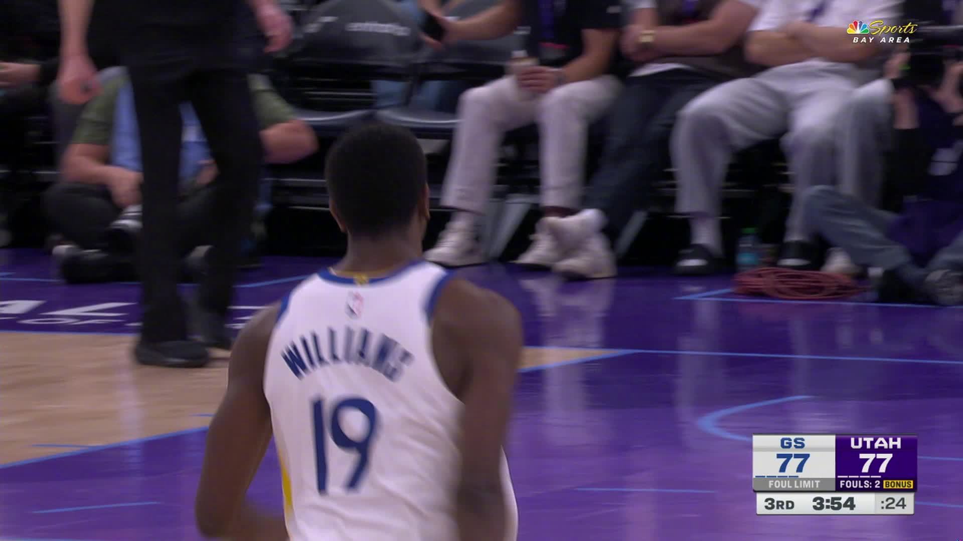 威廉姆斯上篮打进！勇士77:82爵士。勇士vs爵士