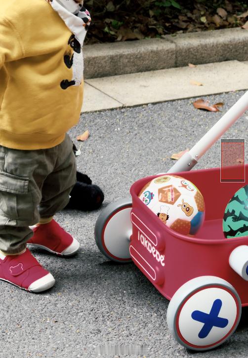 用FCP给视频调色，结果红色不是我想要的，应该是图2这种。问了身边专业剪辑的小伙