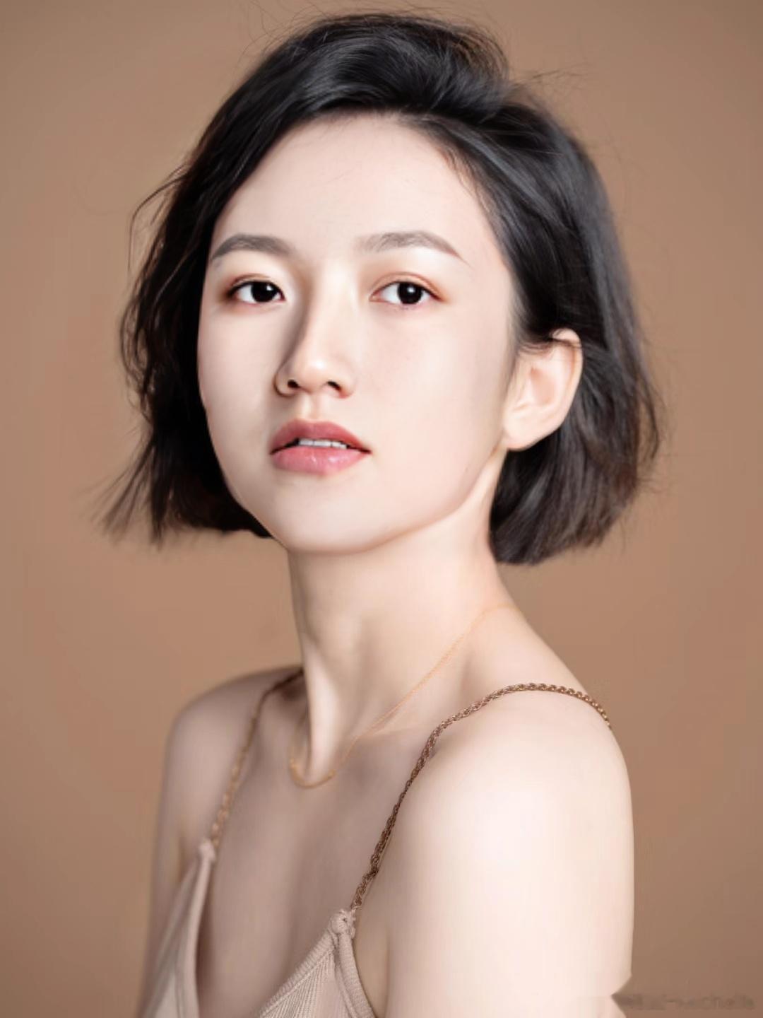 新的肖像照出炉啦，快来 ​​​