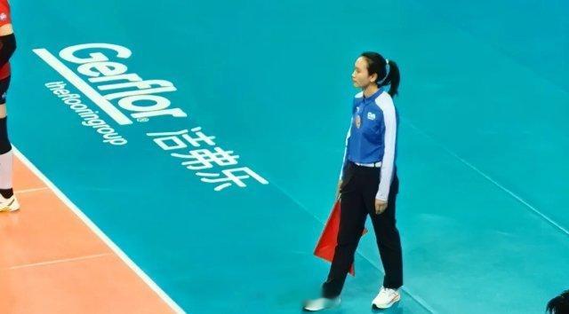 这届联赛出现的司线裁判，考考你的眼神，看你能认识到第几张？中国女排排球排超联赛中