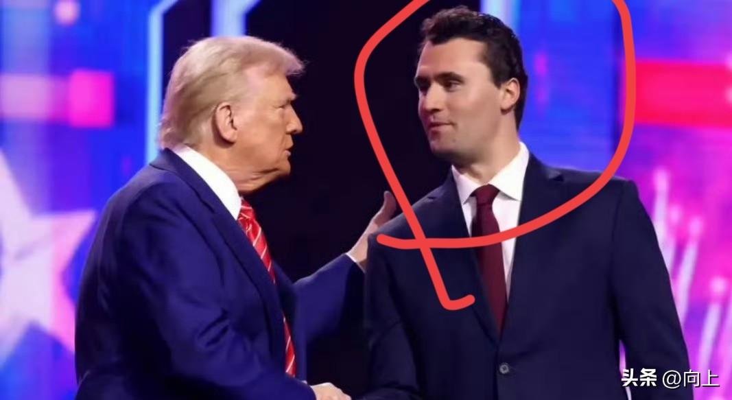 31岁，特朗普的政治盟友
美国枪支合法的坚定拥护者
却倒在了自己支持的事业上
