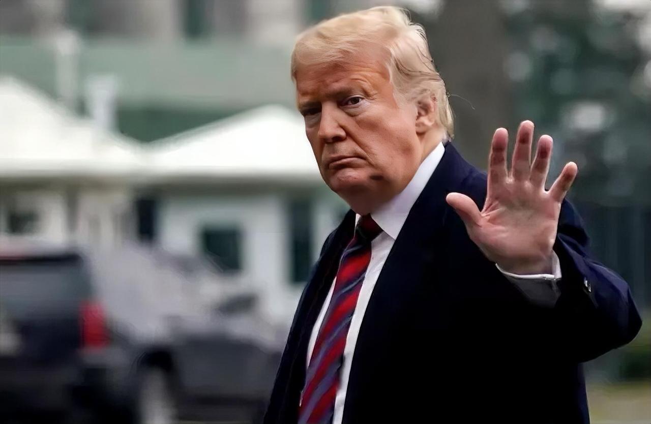 特朗普的对华关税，有可能再降10%？华盛顿传来的消息，让特朗普心头一凉！  
之