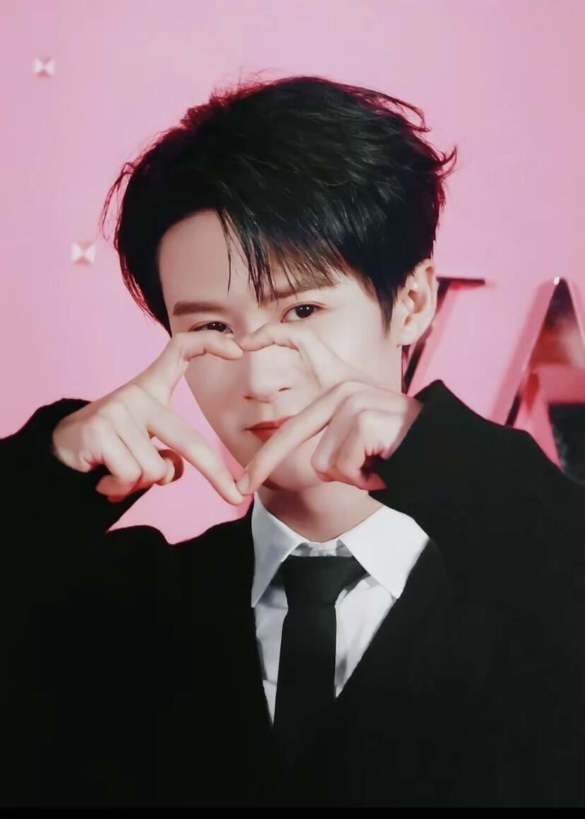 一些「檀式比心」的图