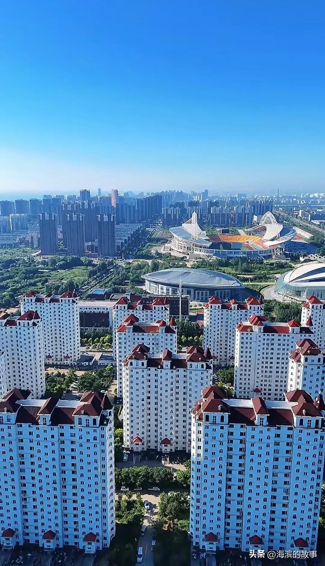 锦州市是东北区域辽宁省的地级市，市区人口110多万，沿海城市，有自己的海港，有自