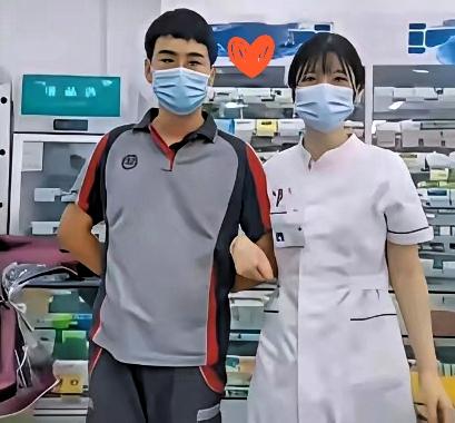 顺丰年度最佳广告来啦！
这波“送快递送成对象”的操作，
比砸上亿广告还要圈粉！