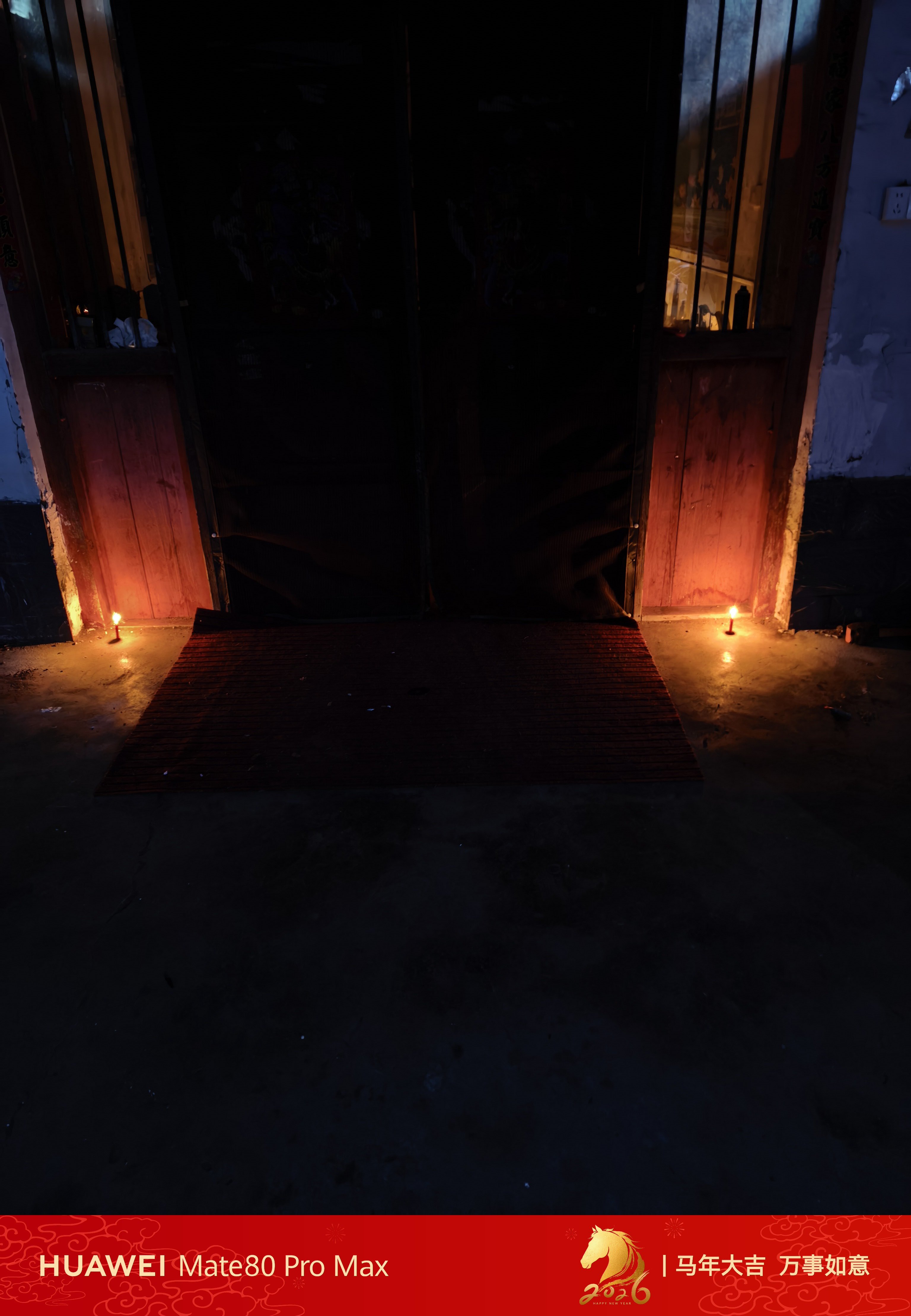 坐标河南商丘，正月十五元宵节晚上，在门口、灶台、水井旁边要点红蜡烛，还有祖坟也要