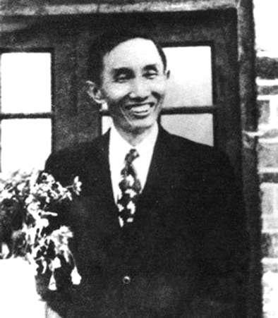 曾国藩特别推崇明代陈继儒《小窗幽记》中的一句话——“轻财足以聚人，律己足以服人，