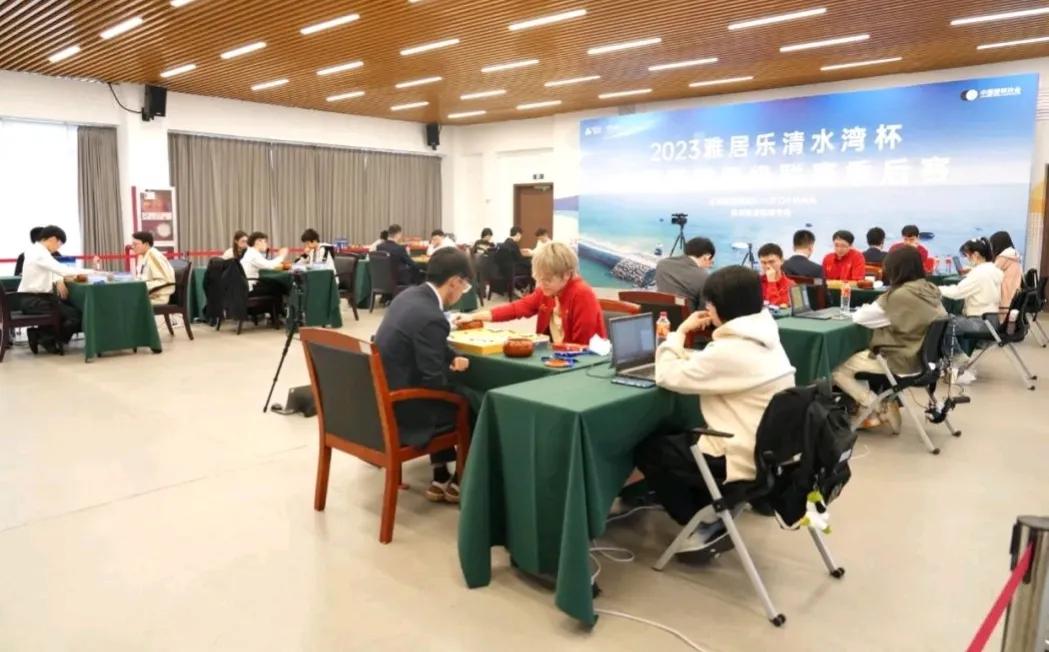 双龙大战~终极比拼

深圳龙华队夺取本届围甲联赛总冠军


3月25日第25届雅