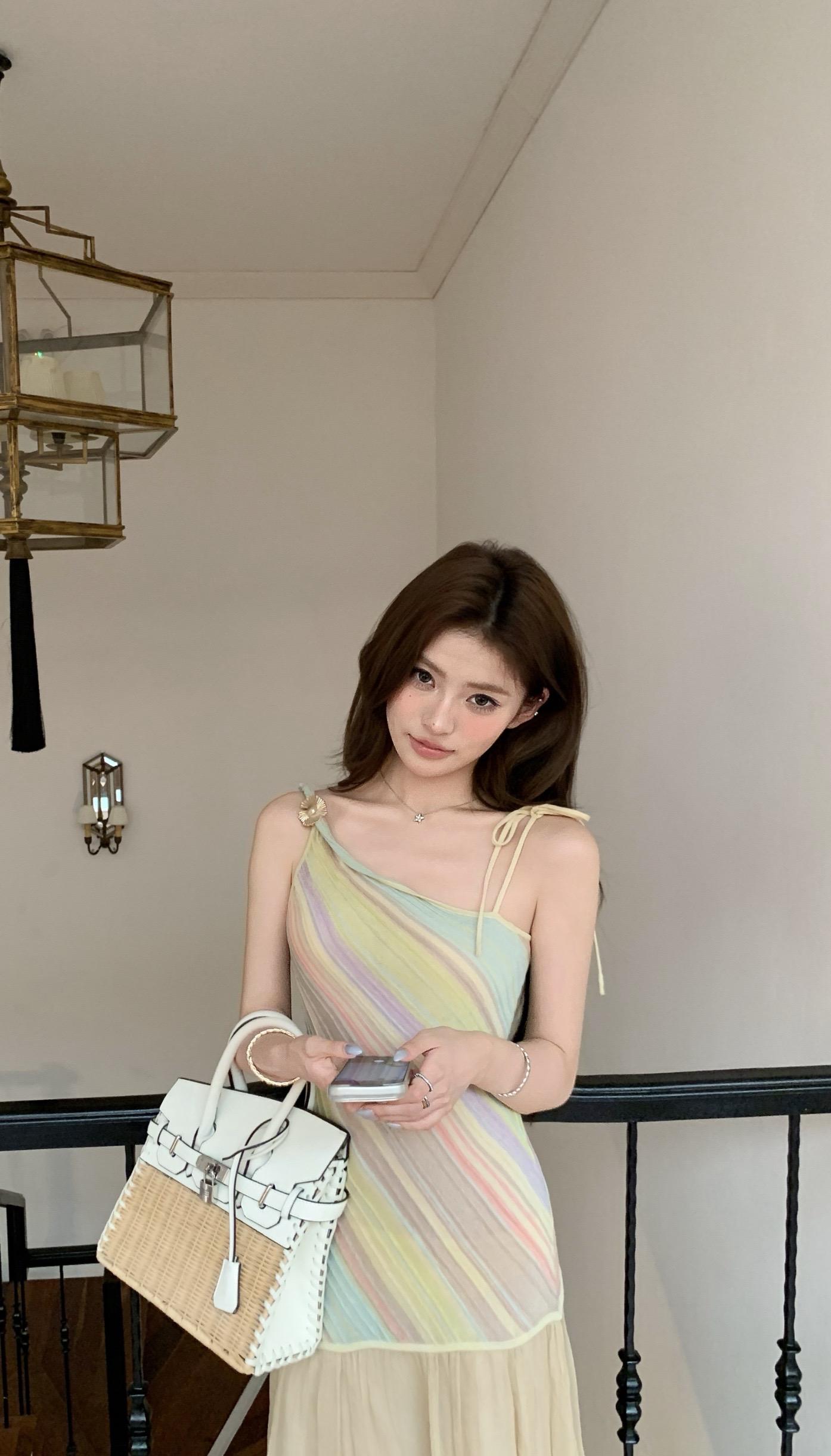 音乐一响 白月光登场。