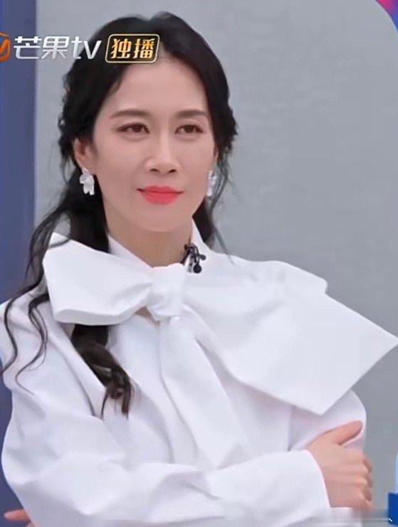 有点心疼温峥嵘温峥嵘全程温柔体面从容不窘迫 有点心疼温峥嵘，已经很棒了温峥嵘二公