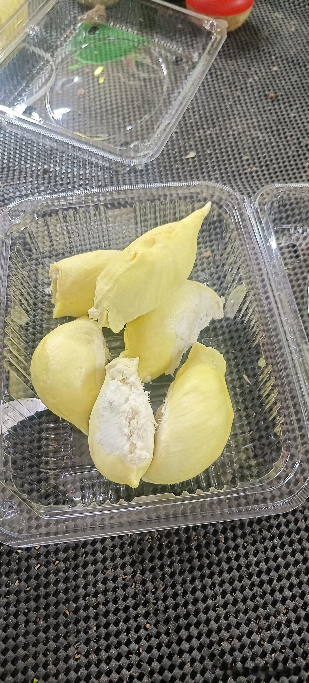 今后记住了买榴莲尽量不要在线上买，一定要在线下买。线下实体店买的真的是既经济又实