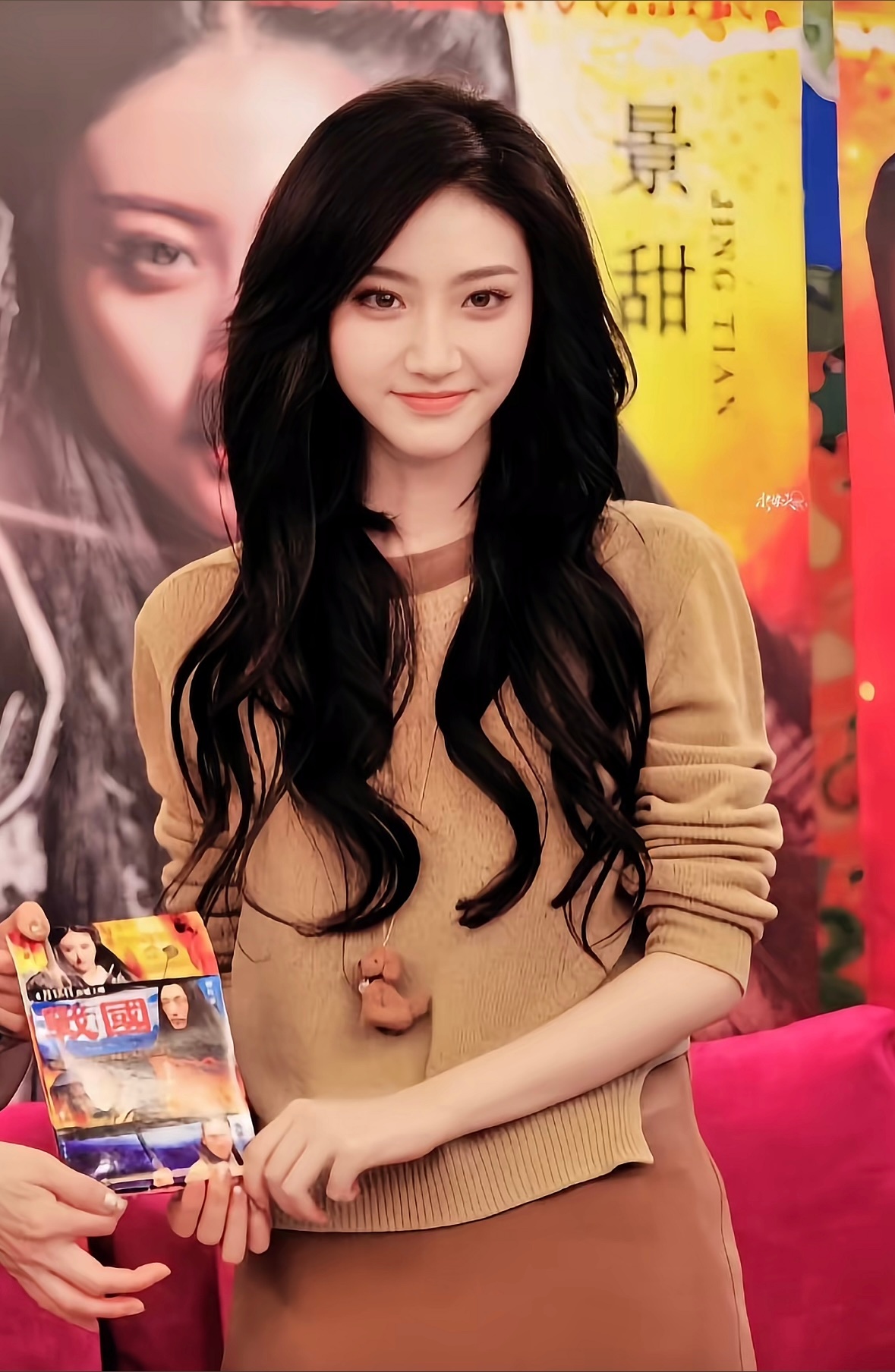 怎么这么会长啊 内娱再来一百年都不能再出一个景甜了 我甚至觉得所有言情漫画女主都