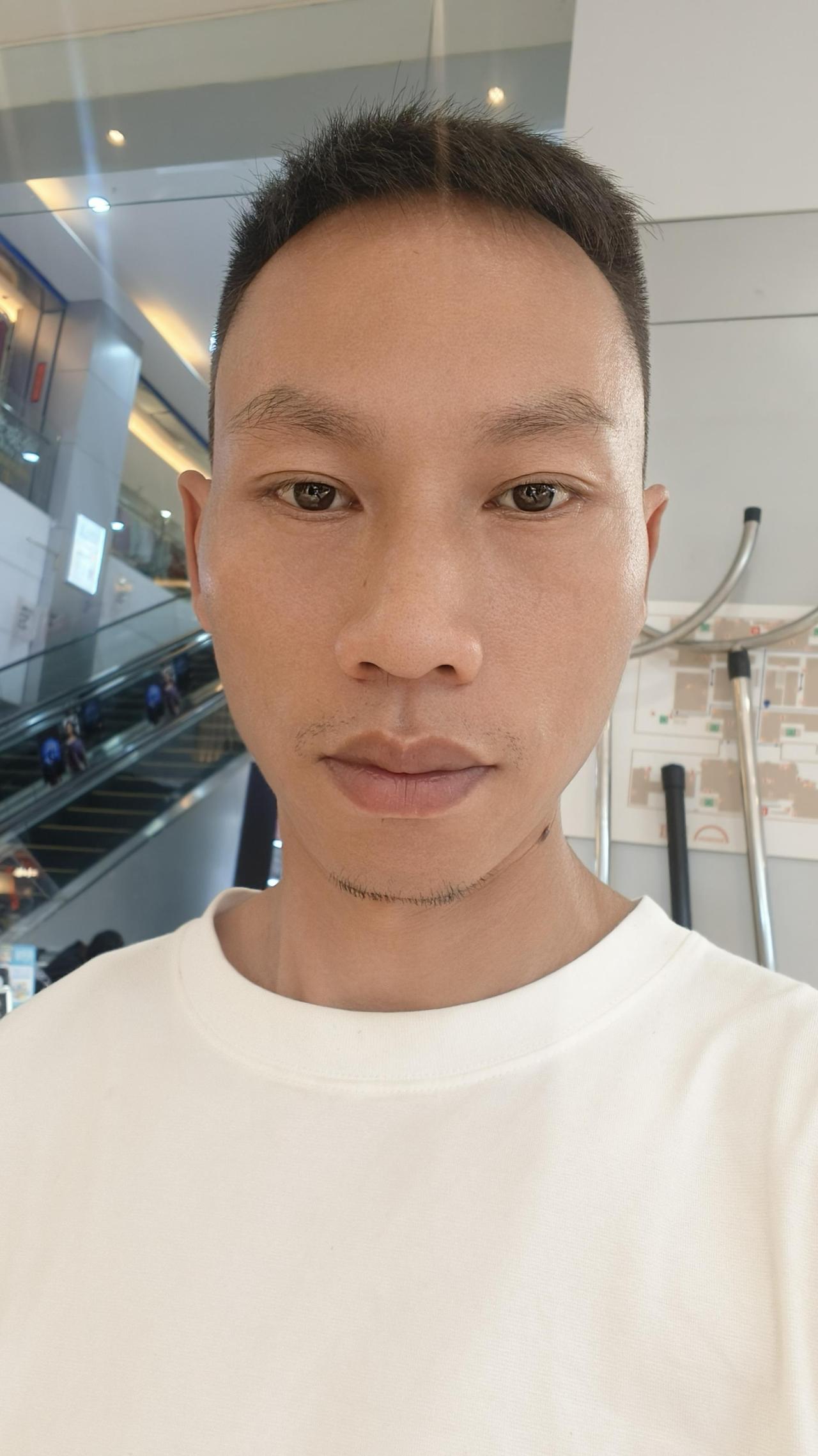 我是一名80后的中年大叔，今年40岁了也单身40年了，在外打工有20年了钱没有挣