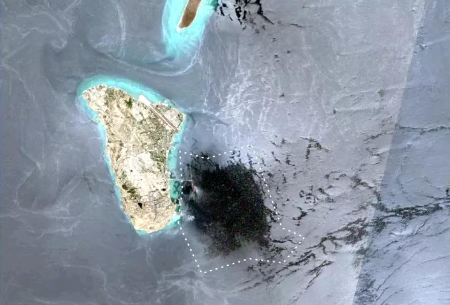 半岛电视台报道，当地时间16日，一家欧洲媒体披露的最新卫星图像显示，伊朗哈尔格岛