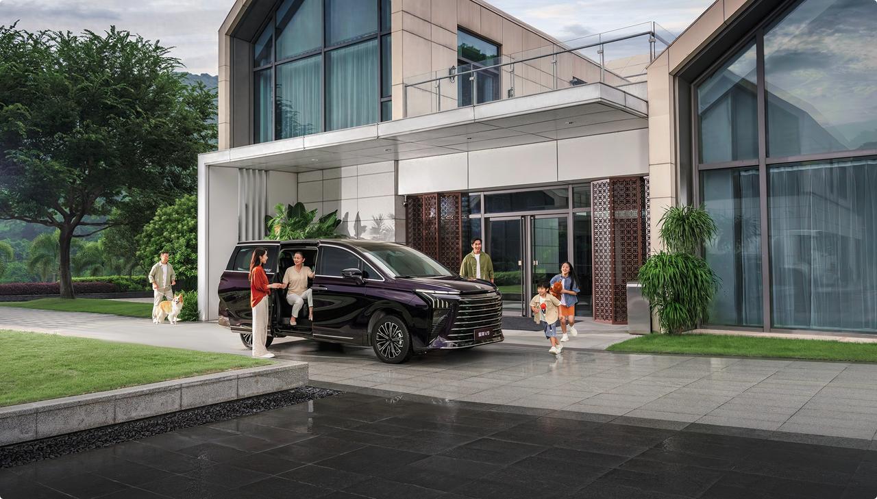 过年回家，车不只是代步工具，更像一家人的“临时客厅”。行李、年货、老人孩子、一路