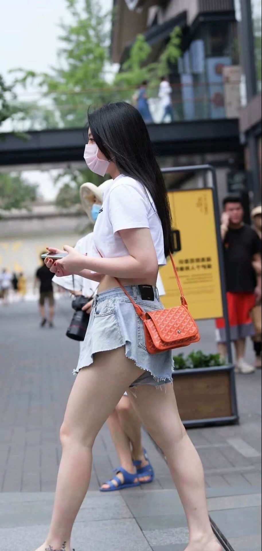 夜深人静睡不着 